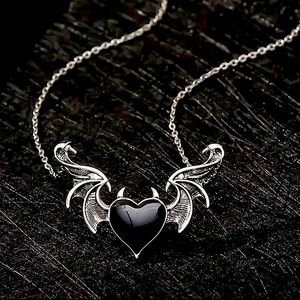 NEW—VINTAGE Wings Love Heart Necklace